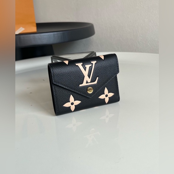 Louis Vuitton Victorine Wallet - Picture 1 of 9